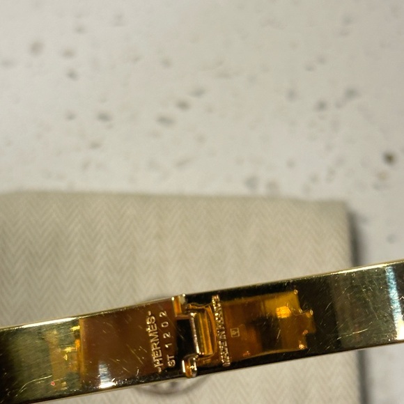 Hermes clic H Bracelet - Picture 3 of 4